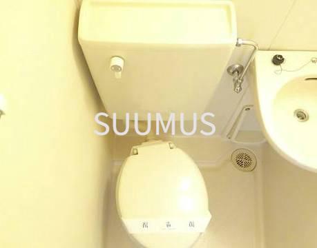 京王新線 幡ケ谷駅 徒歩8分 3階建 築36年のトイレ写真
