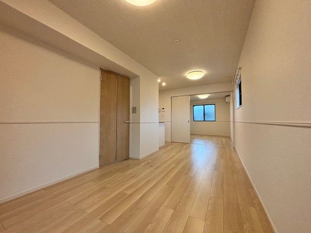 ＪＲ東北本線 南仙台駅 徒歩32分 2階建 築3年の居間写真