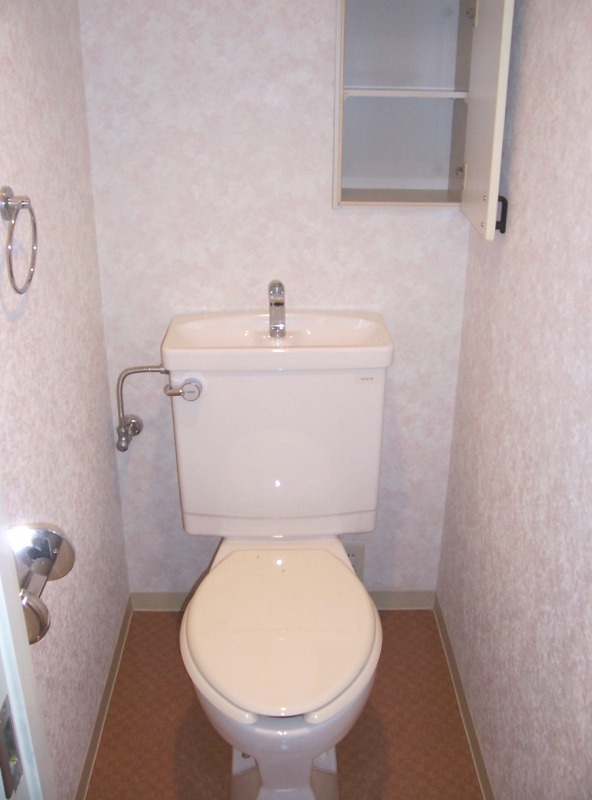 ＪＲ京葉線 舞浜駅 徒歩12分 4階建 築34年のトイレ写真