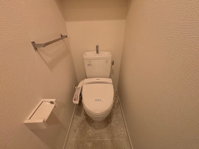 仙台市地下鉄南北線 仙台駅 徒歩8分 14階建 築18年のトイレ写真