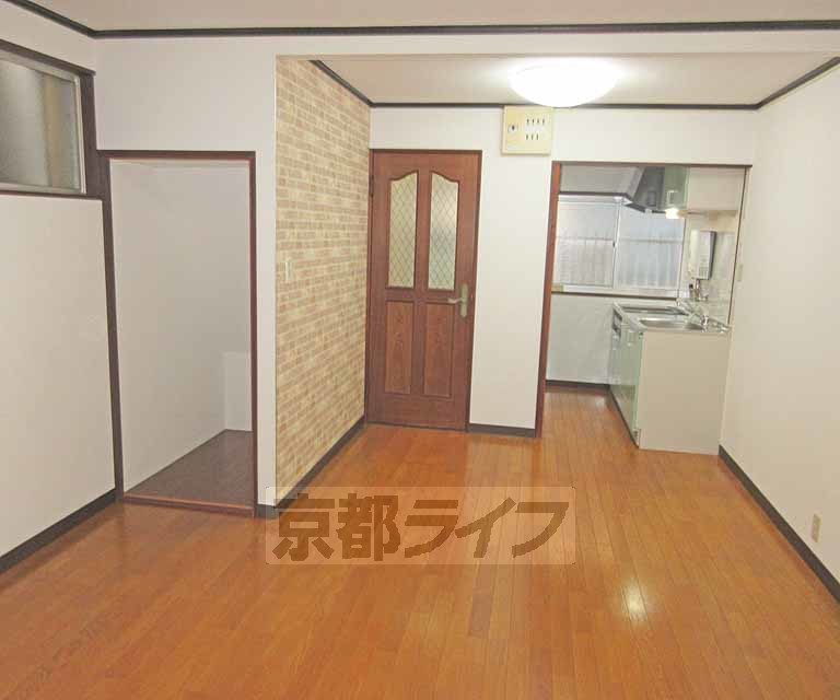 居室・リビング　とっても広い！ＬＤＫ１０帖！とっても綺麗なお部屋です
