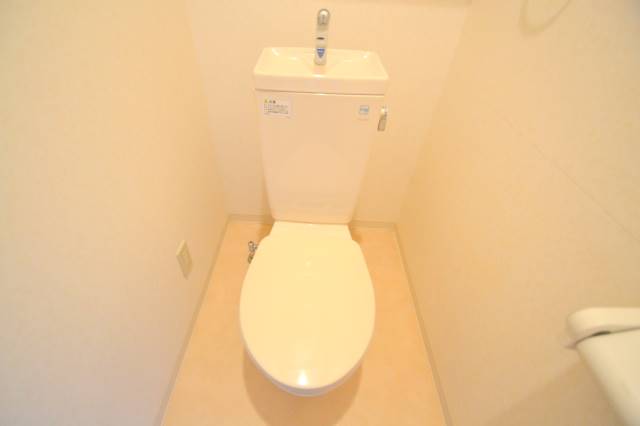 ＪＲ山陽本線 廿日市駅 徒歩3分 3階建 築23年のトイレ写真