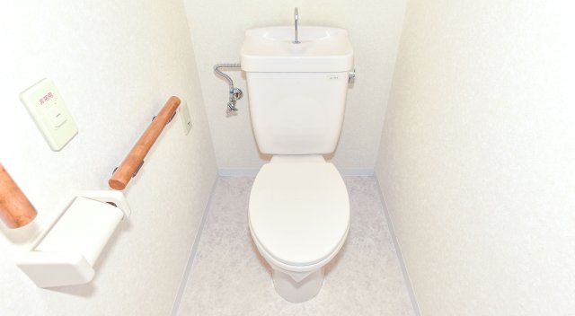 HAT神戸・脇の浜 16号棟のトイレ写真