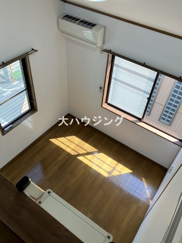 ルーミー東大井の居間写真