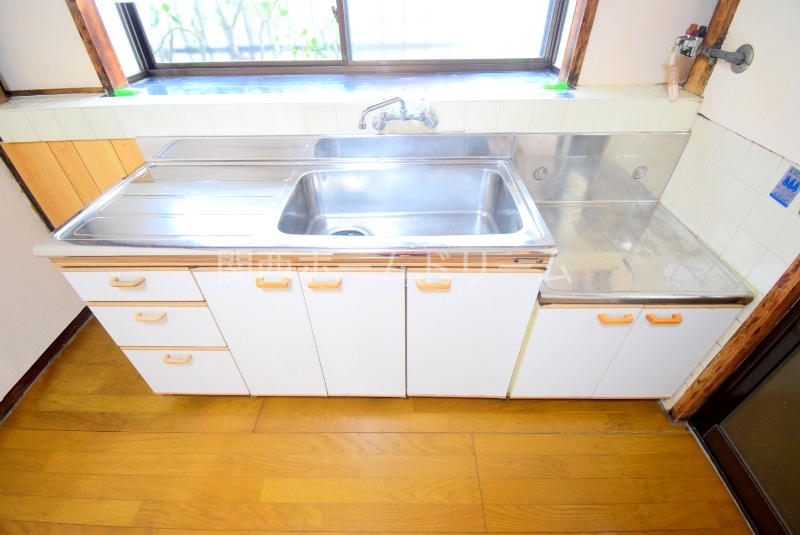 小路町15-35平屋のキッチン写真