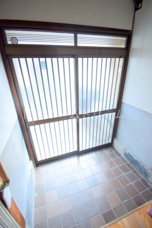 小路町15-35平屋の玄関写真