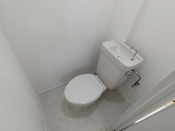 ルブラン甲陽のトイレ写真