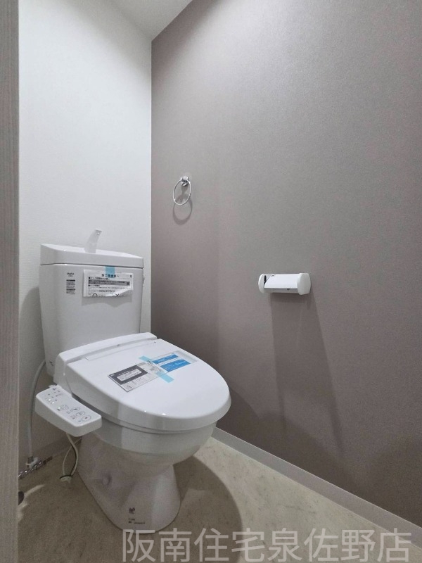 南海本線 泉佐野駅 徒歩6分 3階建 築1年のトイレ写真