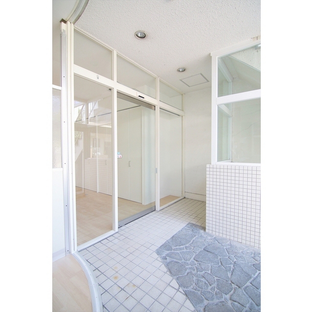 早川ビルの玄関写真
