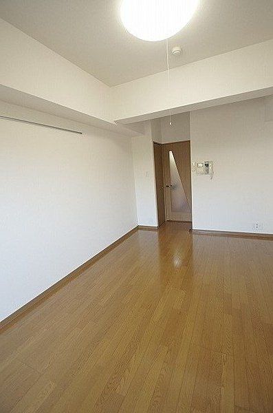 グリフィン横浜・反町公園の居間写真