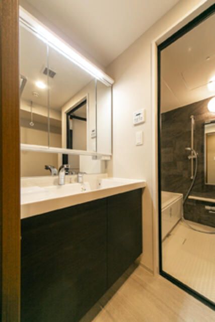 洗面設備　写真は同タイプ住居です