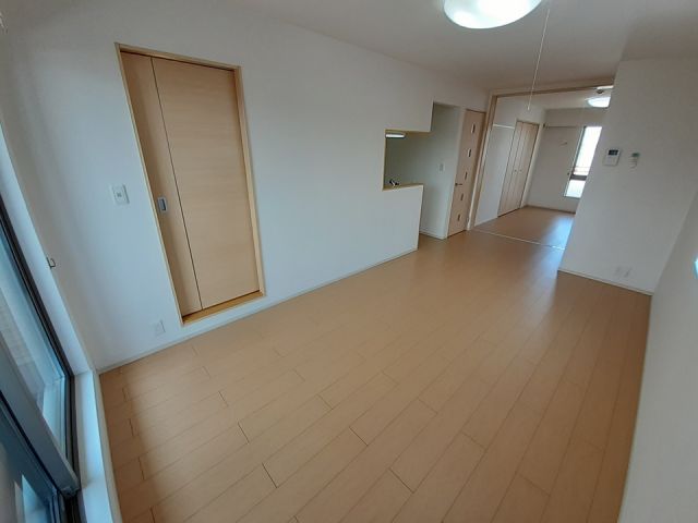カデル北花田の居間写真