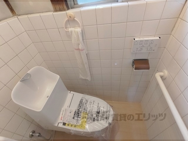 地下鉄東西線 椥辻駅 徒歩10分 3階建 築51年のトイレ写真