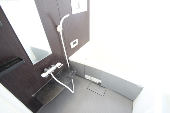 バス・シャワールーム　※別部屋の写真です
