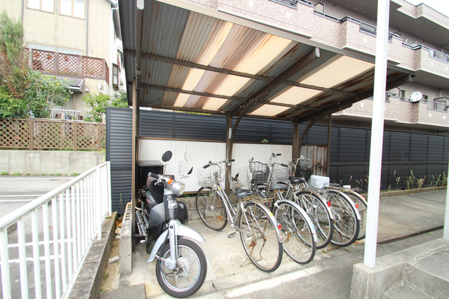 その他共有部分　屋根付き駐輪場