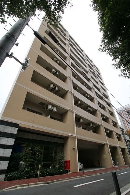 エントランス　ゆとりのあるエントランスです