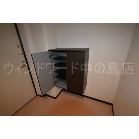 玄関　詳細は、ウィンドワード中の島までご相談下さい。