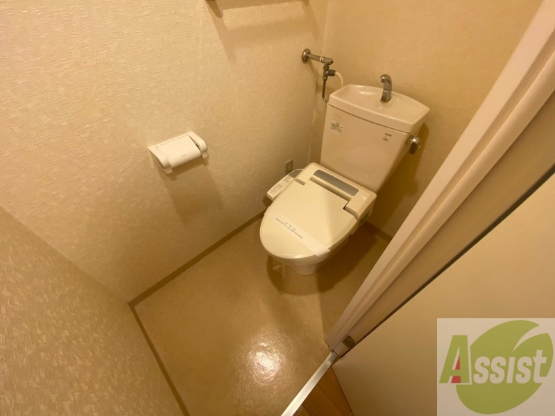 トイレ　トイレです。ウォシュレット付を探している方、おすすめです。