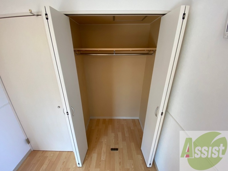 収納　寝室の収納です。部屋がすっきり片付きます。