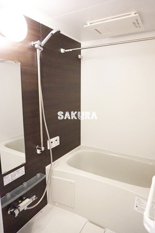 バス・シャワールーム　雨の日でも安心の浴室乾燥機付きです♪
