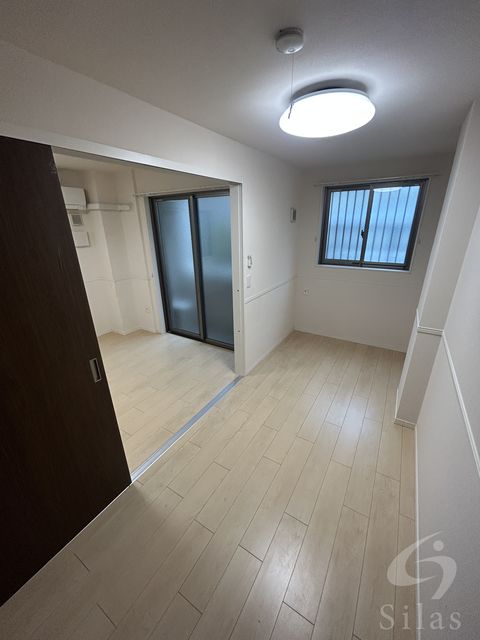 ＪＲ東海道本線 吹田駅 徒歩15分 3階建 築9年の居間写真