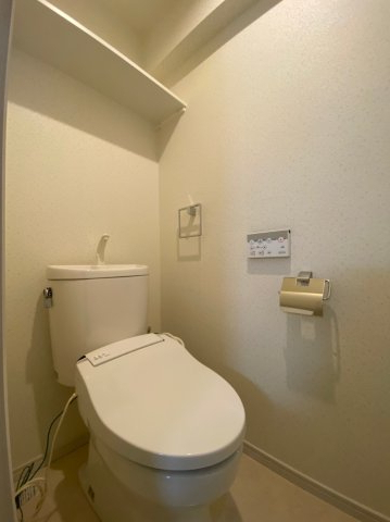 地下鉄東山線 新栄町駅 徒歩9分 11階建 築10年のトイレ写真