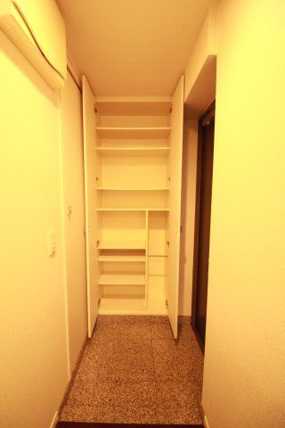 玄関　（別タイプ参考写真）アクアスウィート日暮里　荒川区西日暮里1