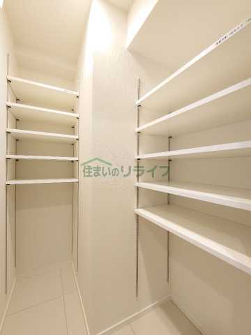 収納　リビオメゾン入谷