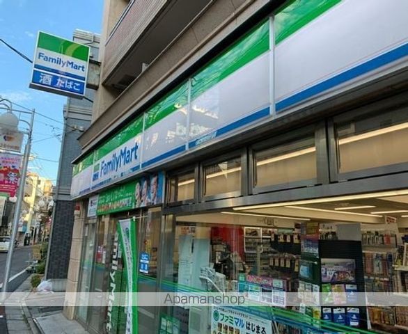 コンビニ　ファミリーマート太子堂店（コンビニ）まで179m