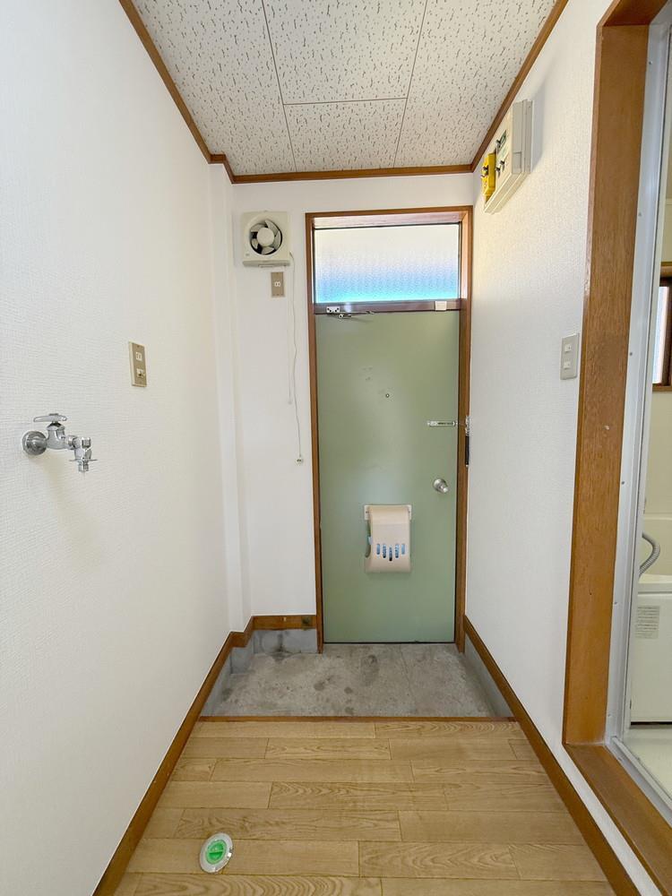ホワイトテラス川中の玄関写真