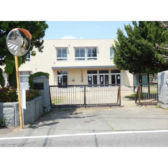 小学校　つくば市立谷田部小学校（小学校）まで688m