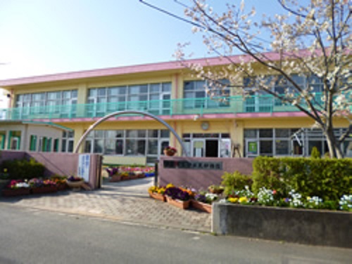 幼稚園・保育園　浜松市立伊佐見幼稚園（幼稚園・保育園）まで226m