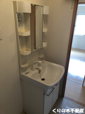 洗面設備　使いやすい洗面所です