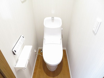 トイレ　ウォシュレット機能付き