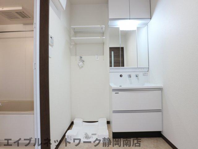 洗面設備　広い洗面スペース