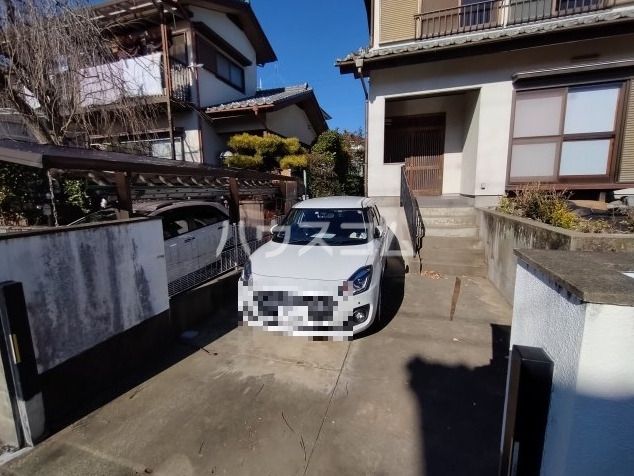 【吉井町南陽台戸建の駐車場】