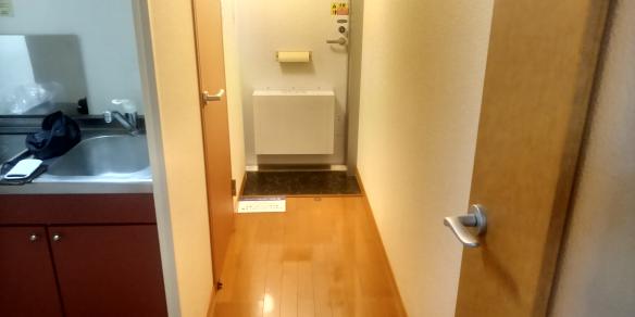 玄関　写真は別号室のものです。