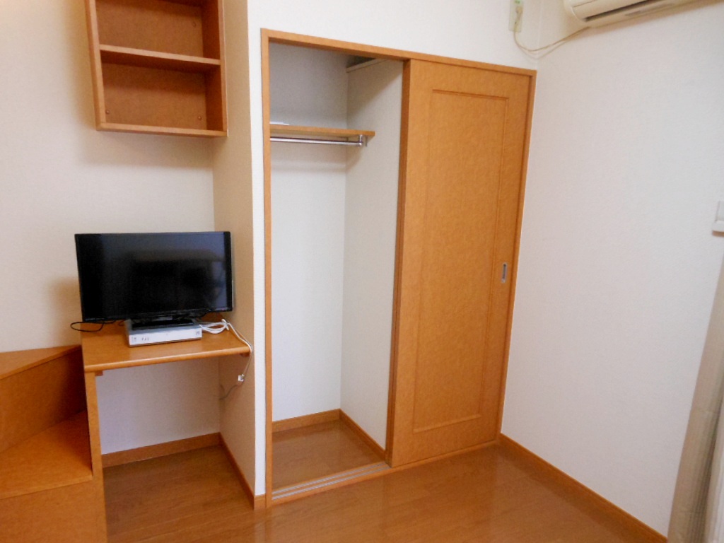 収納　大型クローゼットでたっぷり収納できます