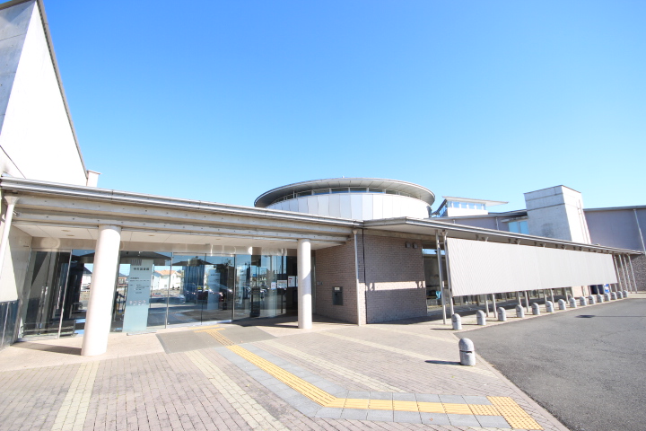 図書館　筑西市立中央図書館（図書館）まで732m