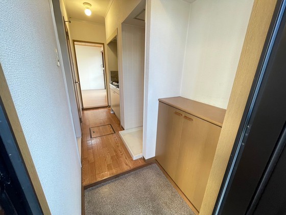 玄関　※別号室のお写真です