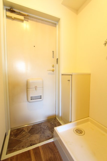 玄関　同物件別号室