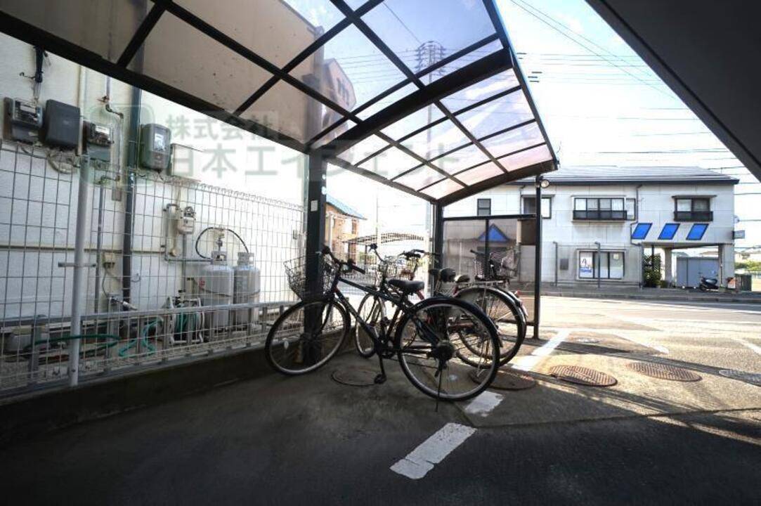 【松山市堀江町のマンションの駐車場】