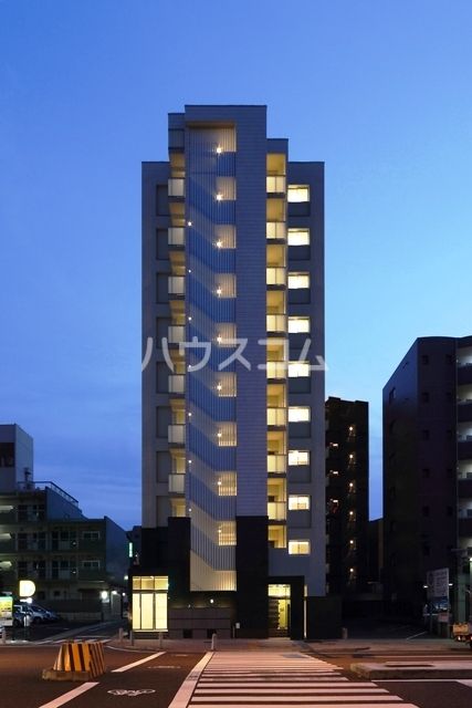 名古屋市千種区東山通のマンションの建物外観