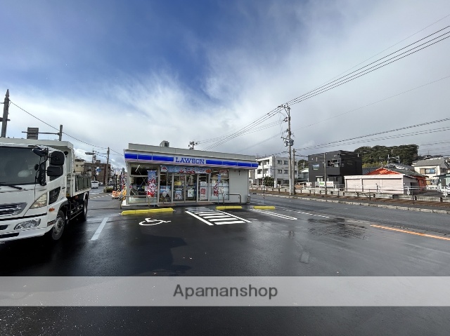 コンビニ　ローソン（コンビニ）まで264m