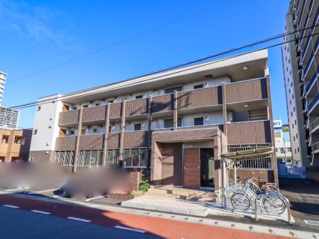 【小山市中央町のアパートの建物外観】