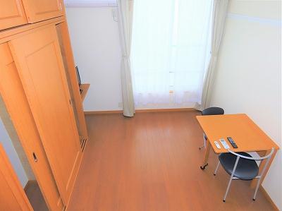 居室・リビング　ベッド上からのアングルです