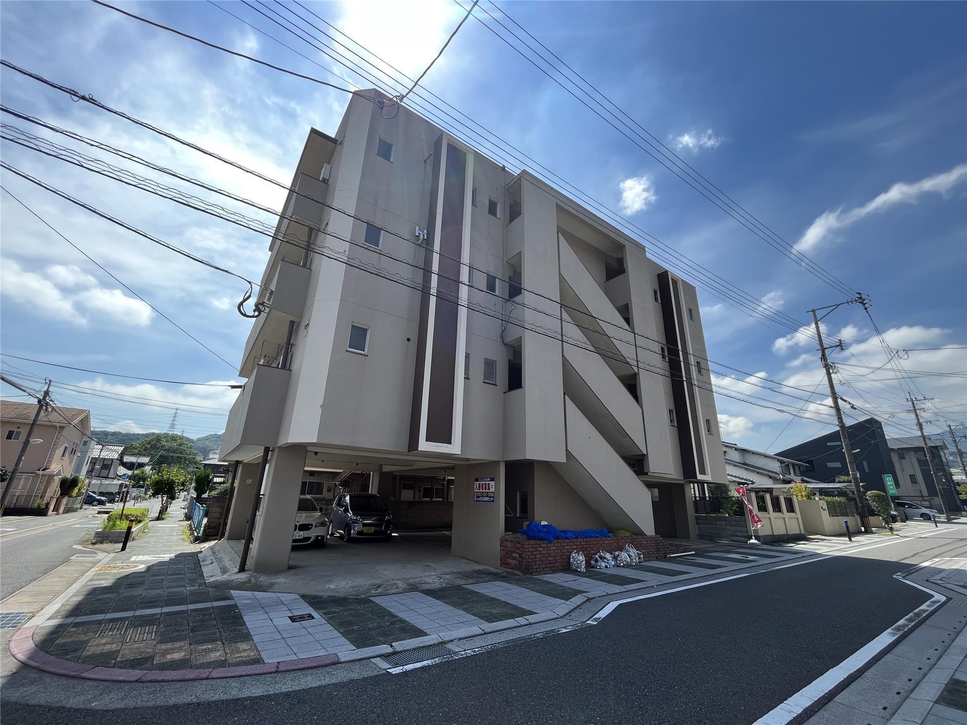 【ＣＬＥＯ石坪の建物外観】