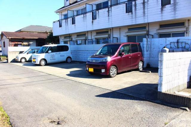 【高松市元山町のアパートの駐車場】