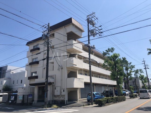 安城市法連町のマンションの建物外観