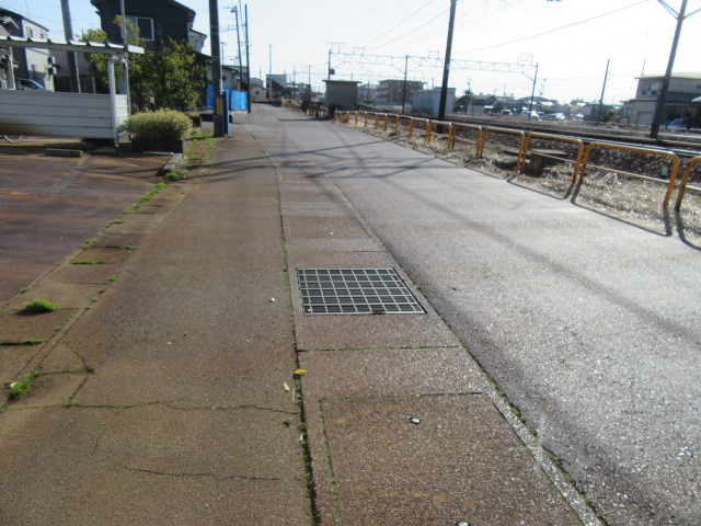 その他　前面道路（その他）まで0m